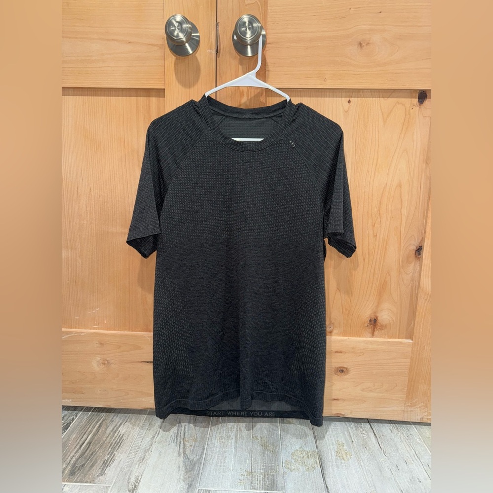 Lululemon metal vent tech tshirt